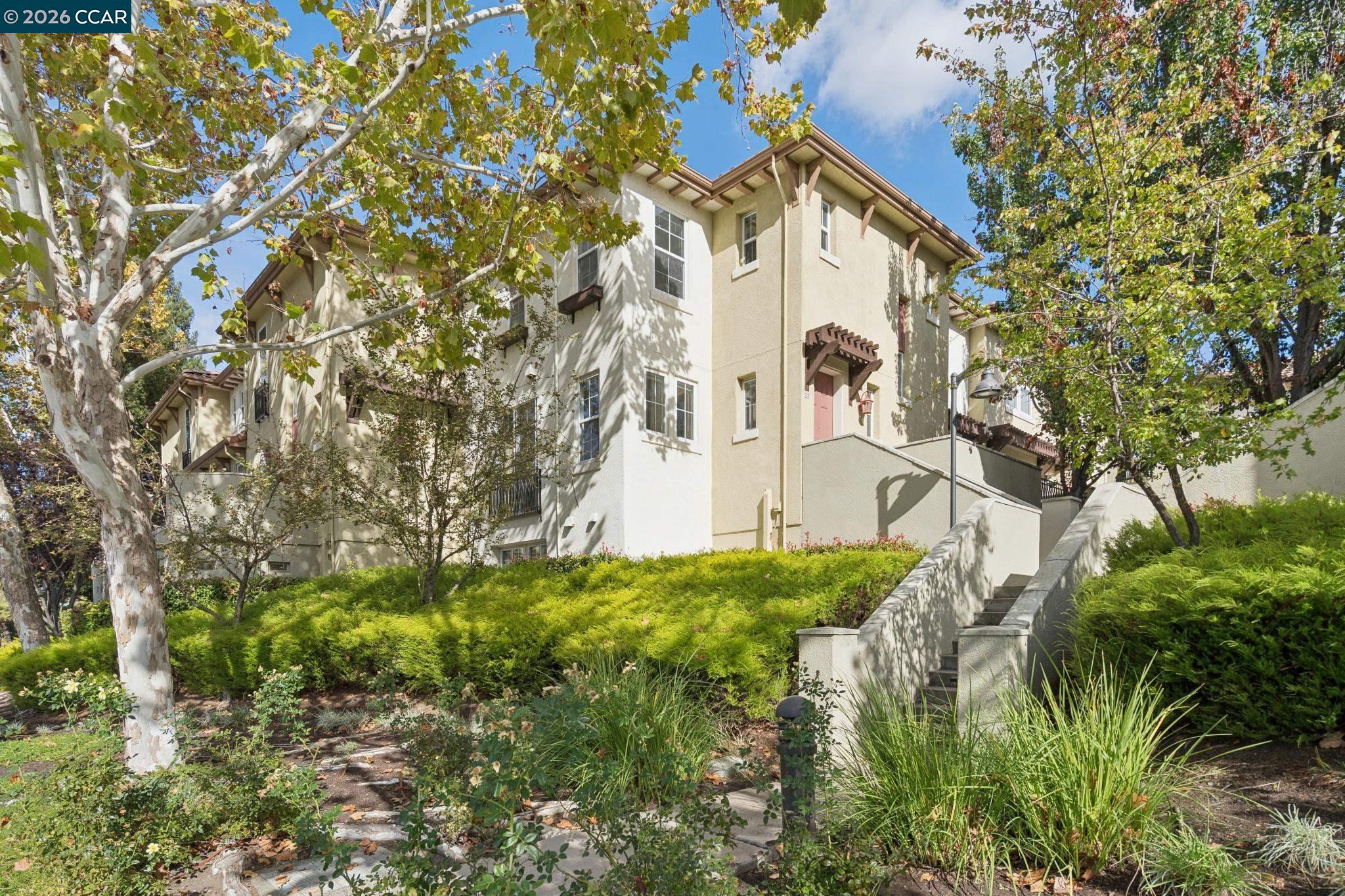 22 Matisse Ct — photo