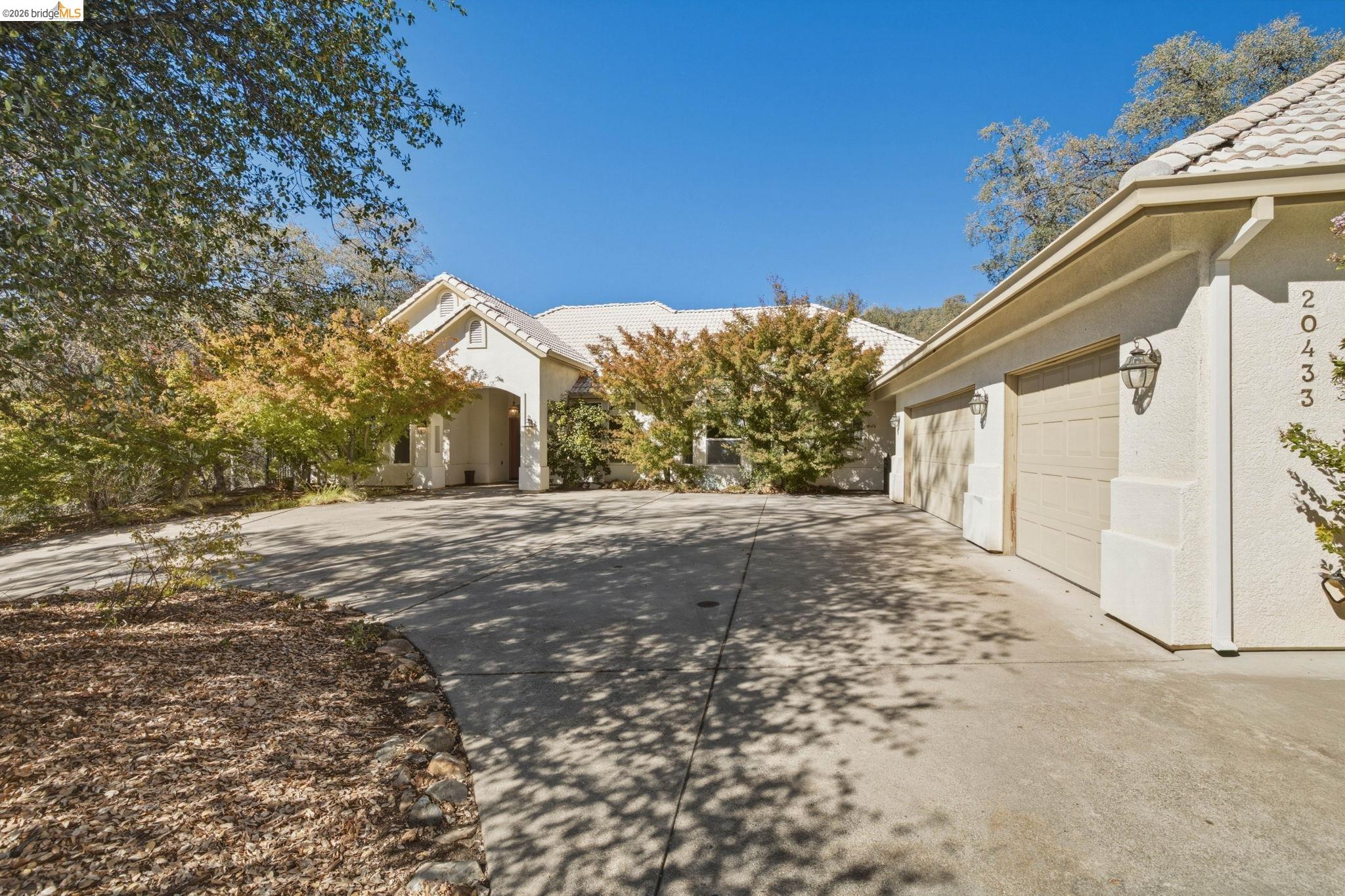 20433 Eaton Ct — photo
