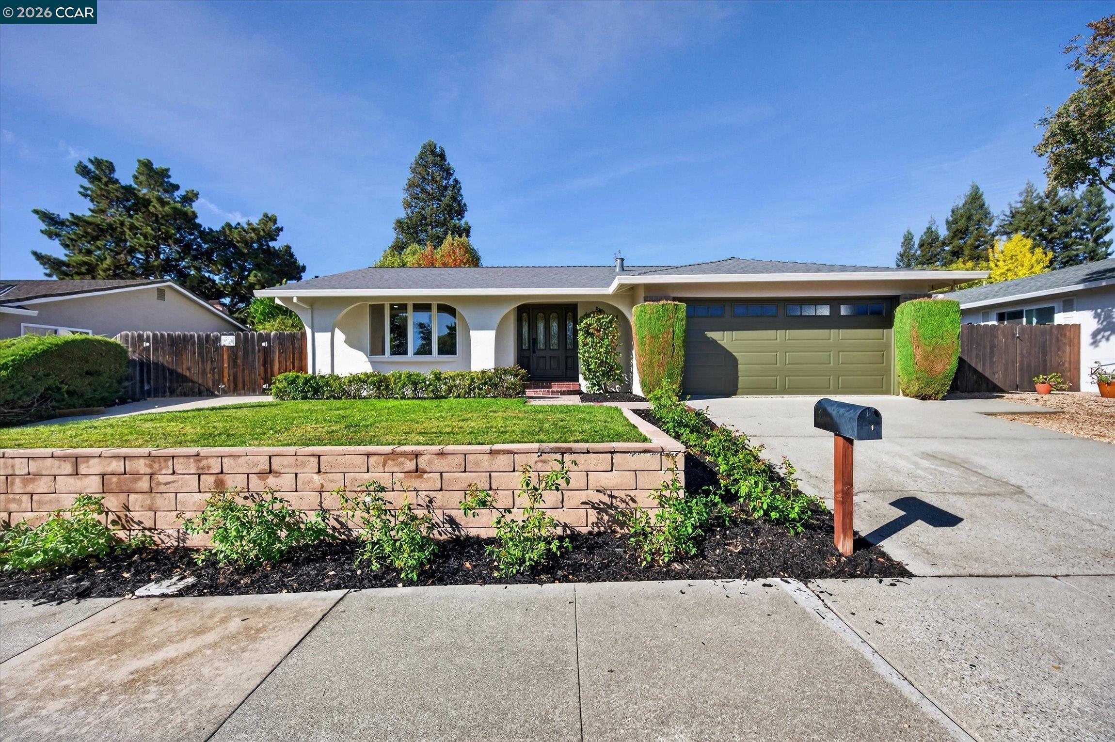 685 Keith Ct — photo