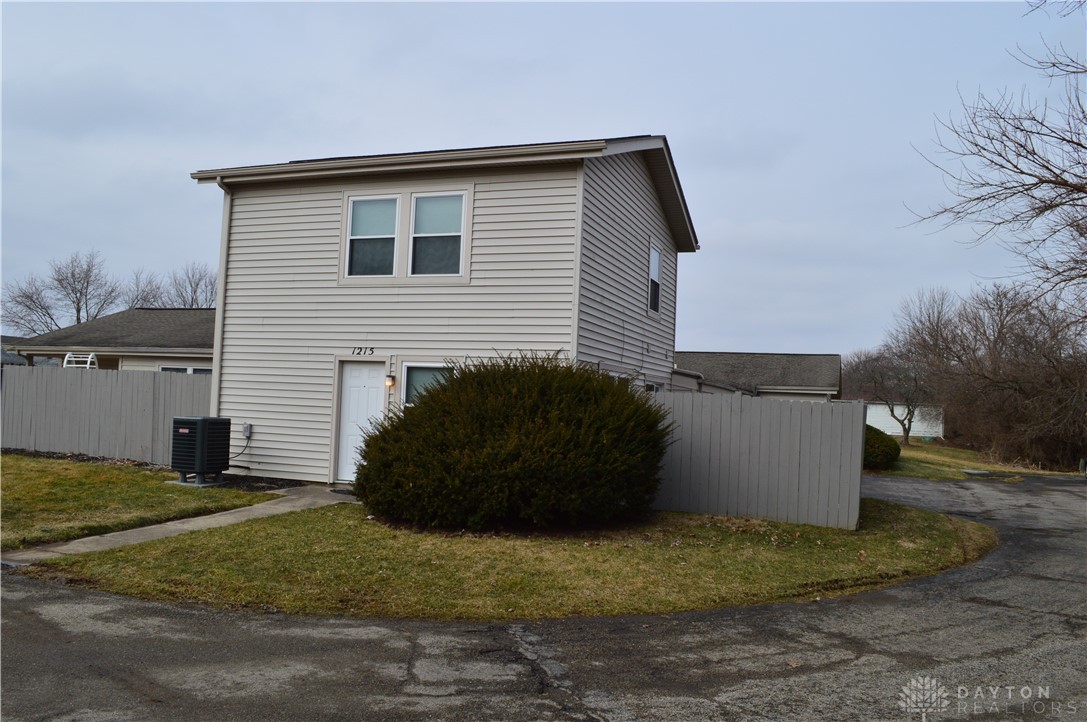 1215 Robbins Run Court — photo