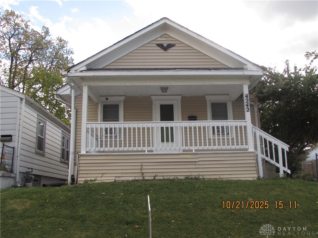 4242 Pleasant View Avenue — photo
