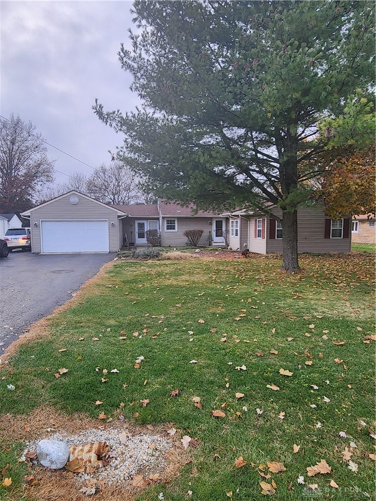 1747 N Barron Street — photo
