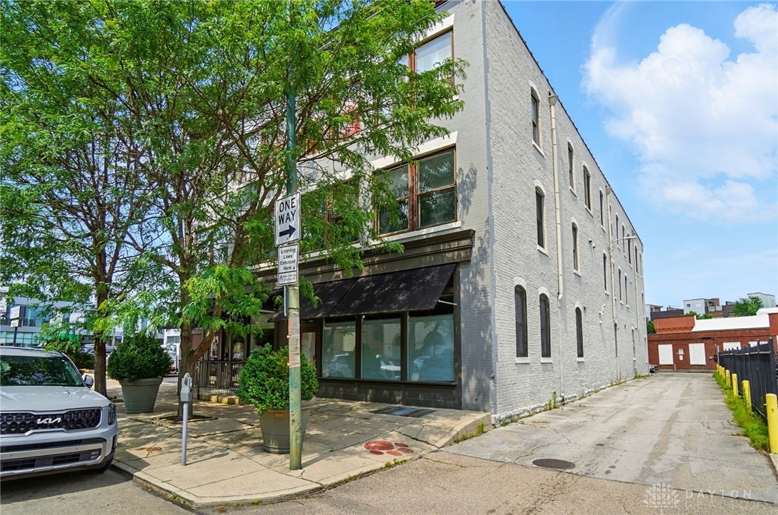 18 S Saint Clair Street 203 — photo