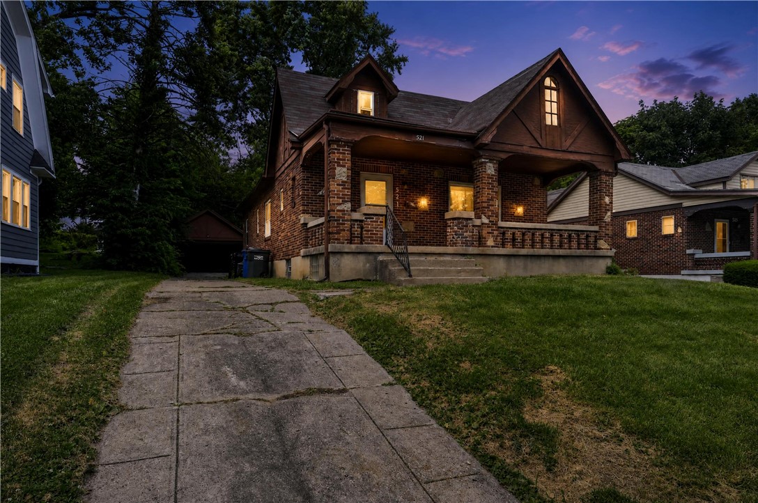 521 W Parkwood Drive — photo