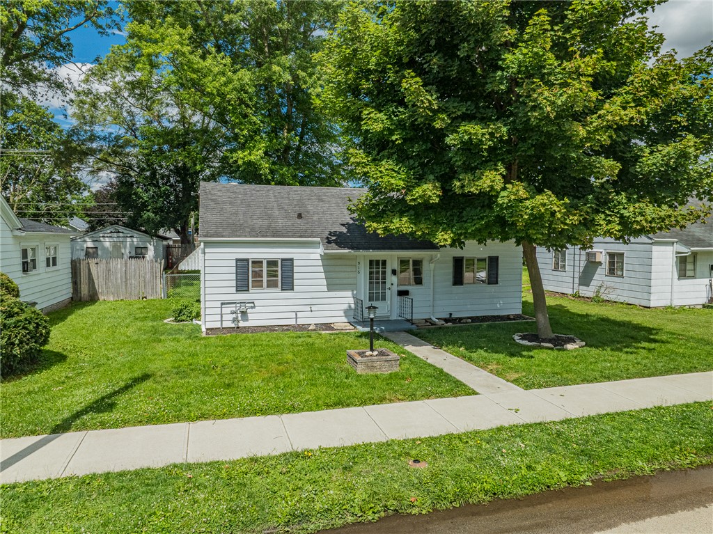 916 S Crawford Street — photo