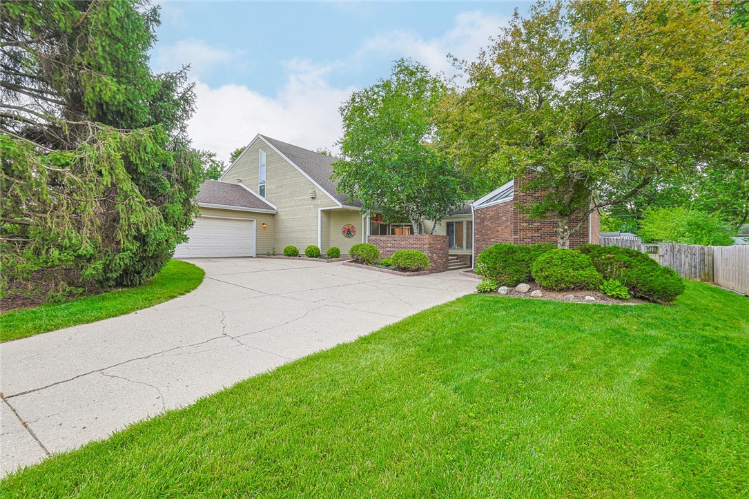9040 S Normandy Lane — photo