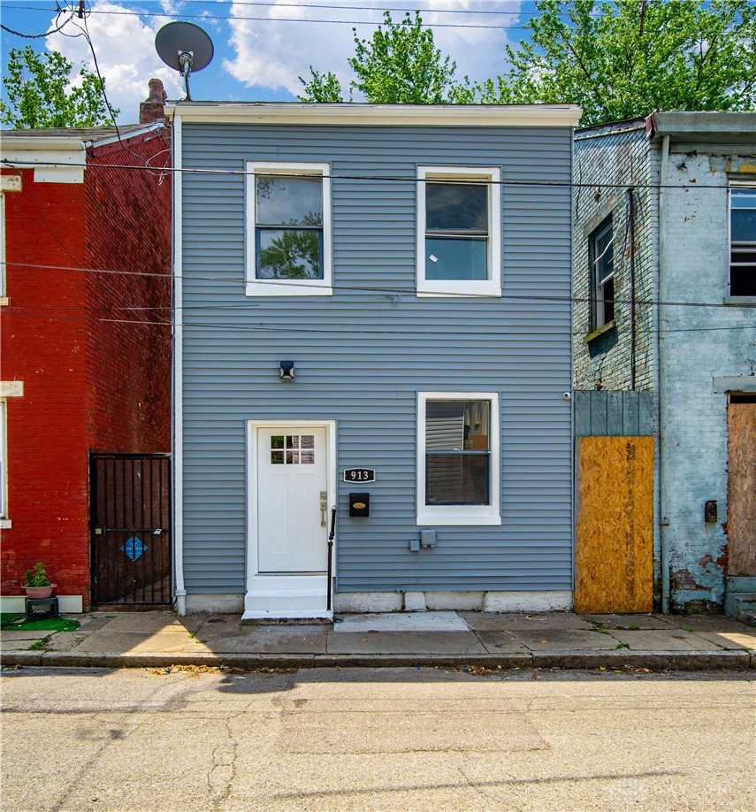 913 Charlotte Street — photo