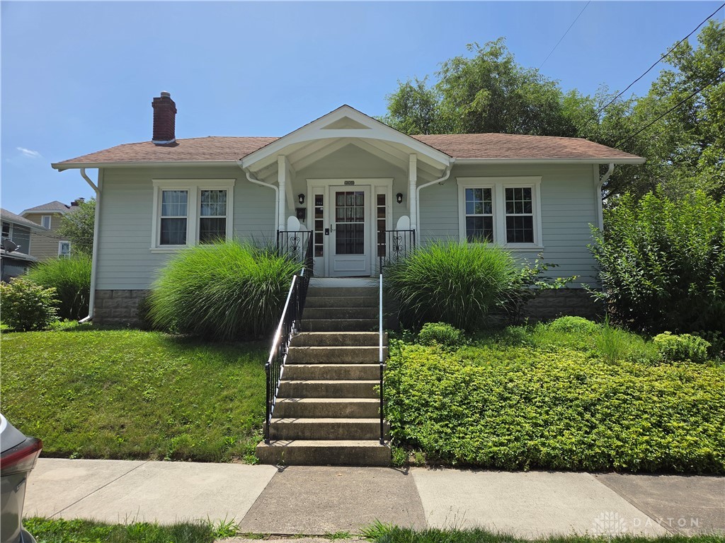 305 W First Street — photo
