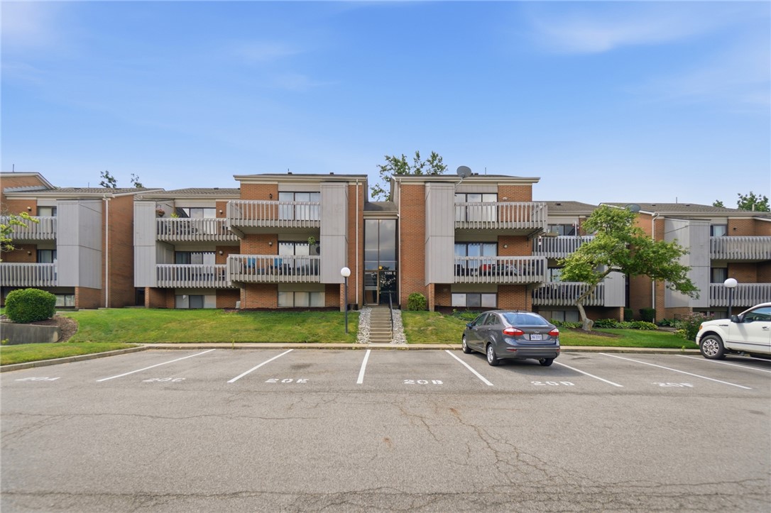 1120 Eagle Feather Circle C — photo