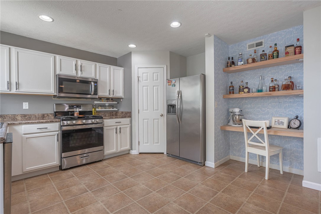 5060 Jessica Suzanne Drive — photo