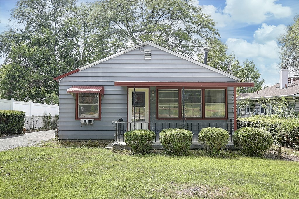 24 Forest Glen Drive — photo