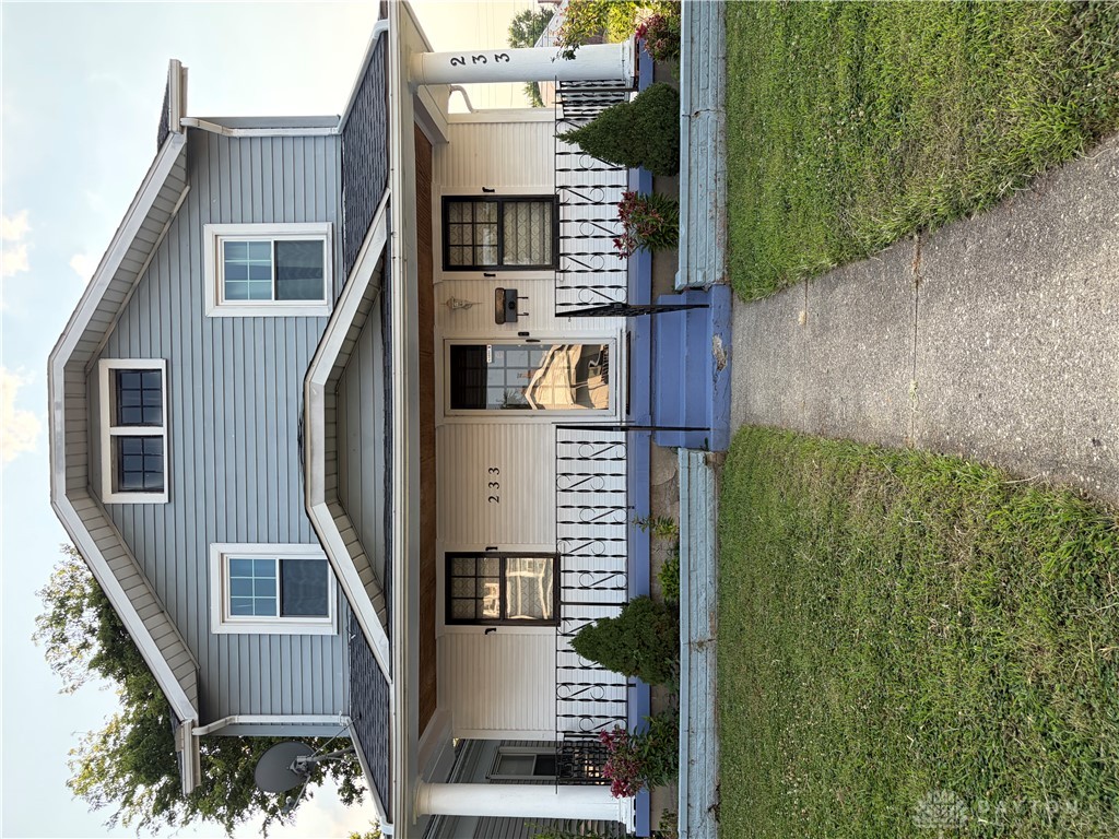 233 Notre Dame Avenue — photo