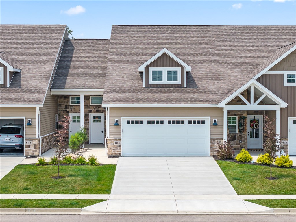 819 Brookwood Circle — photo