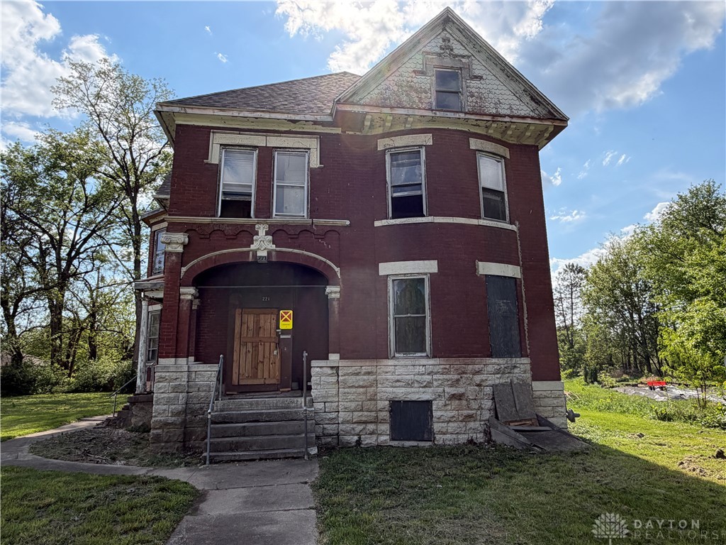 221 Central Avenue — photo