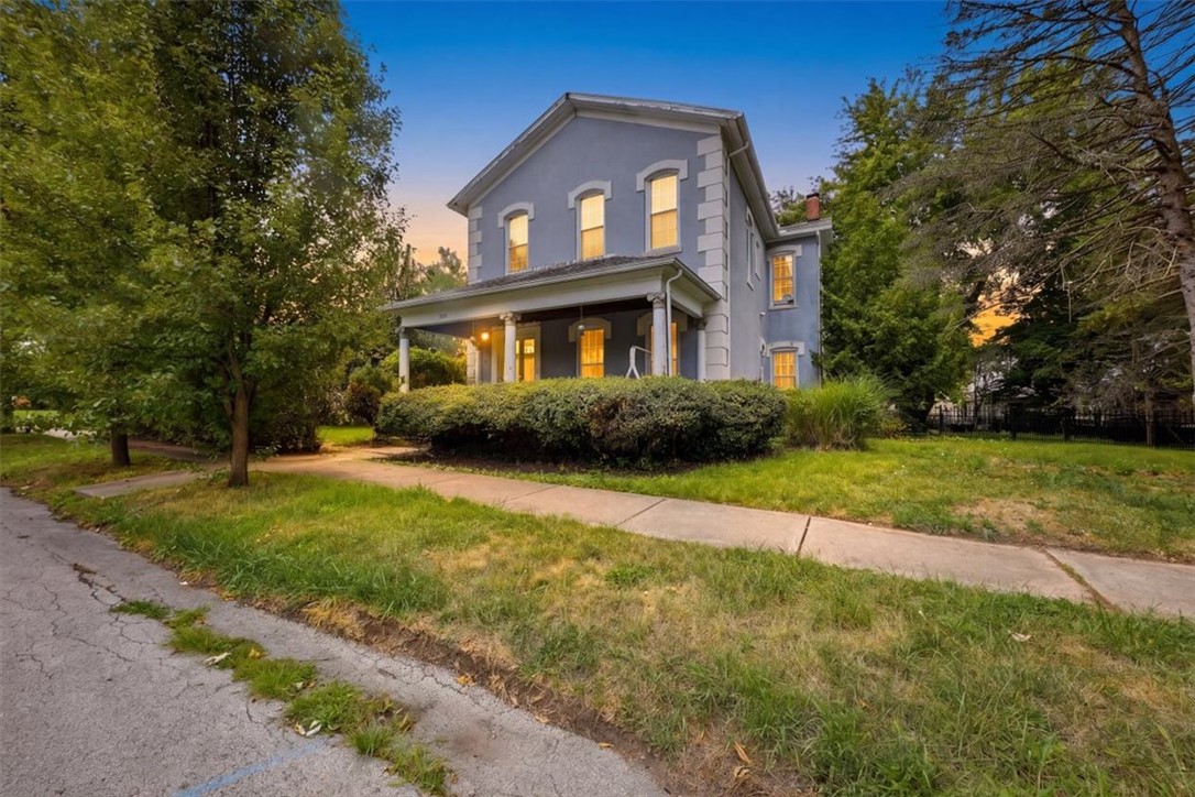 208 Sycamore Street — photo