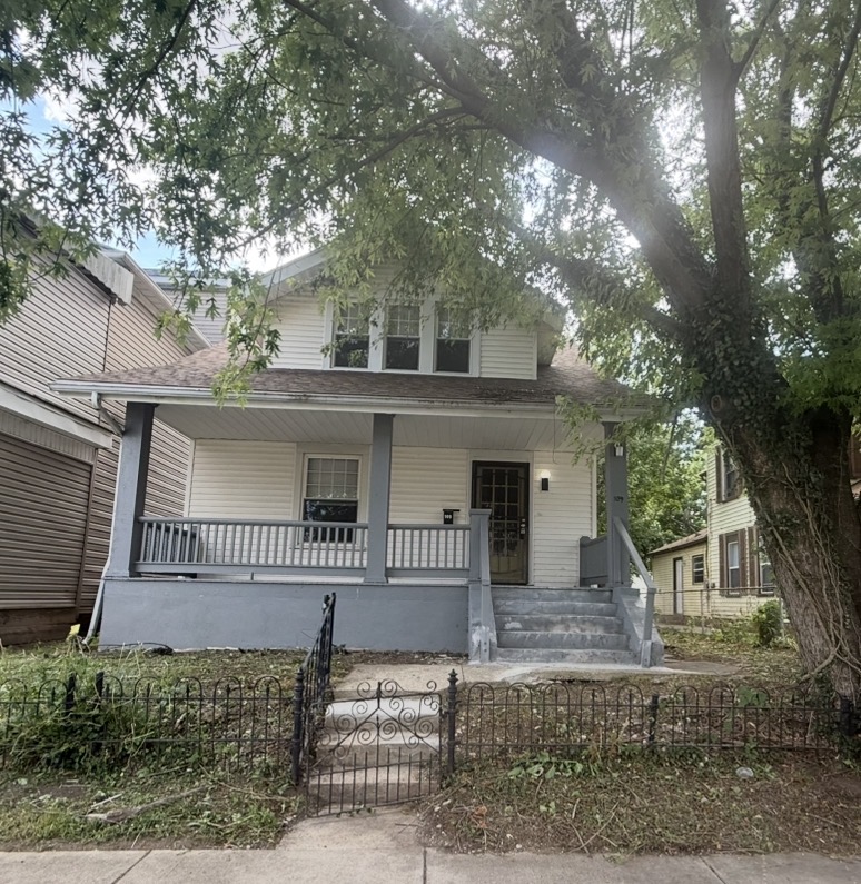 109 S Irwin Street — photo
