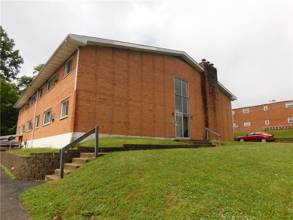 1718 Radio Road M — photo