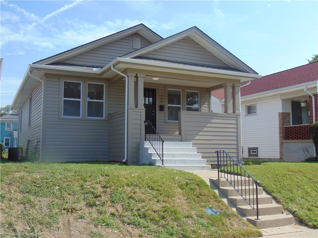 747 Heck Avenue — photo