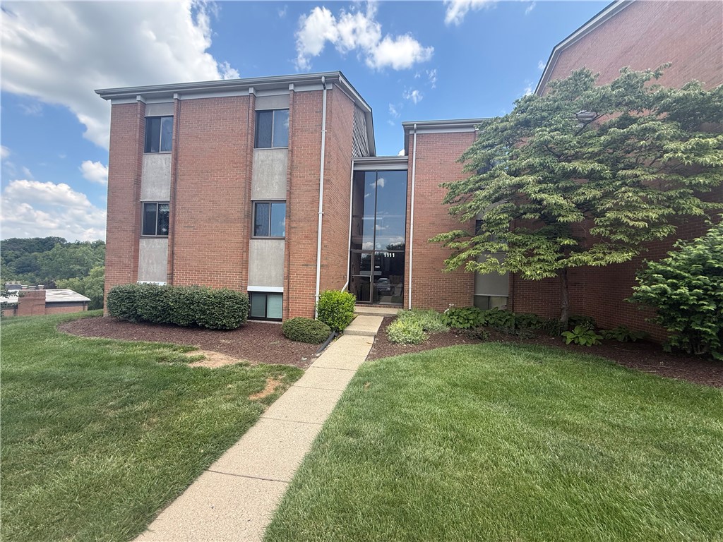 1111 Arrowhead Crossing a — photo