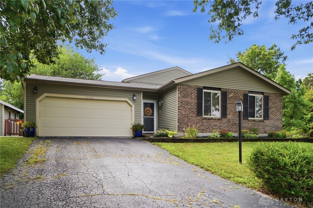 2208 Woodchuck Court — photo