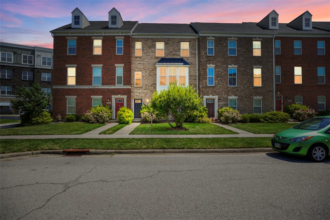 9550 Cobblestone Walk — photo