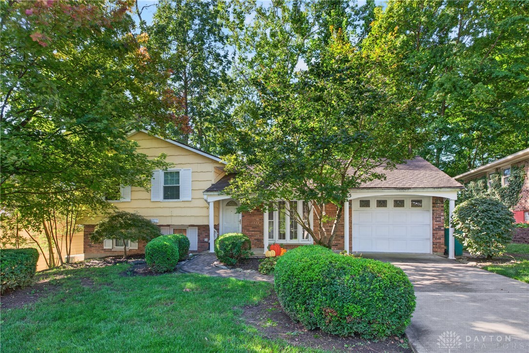 475 Whispering Pines Street — photo