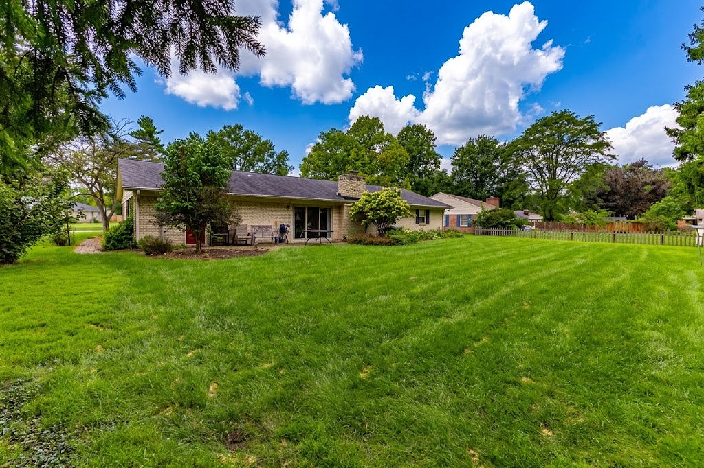 208 N Village Drive — photo