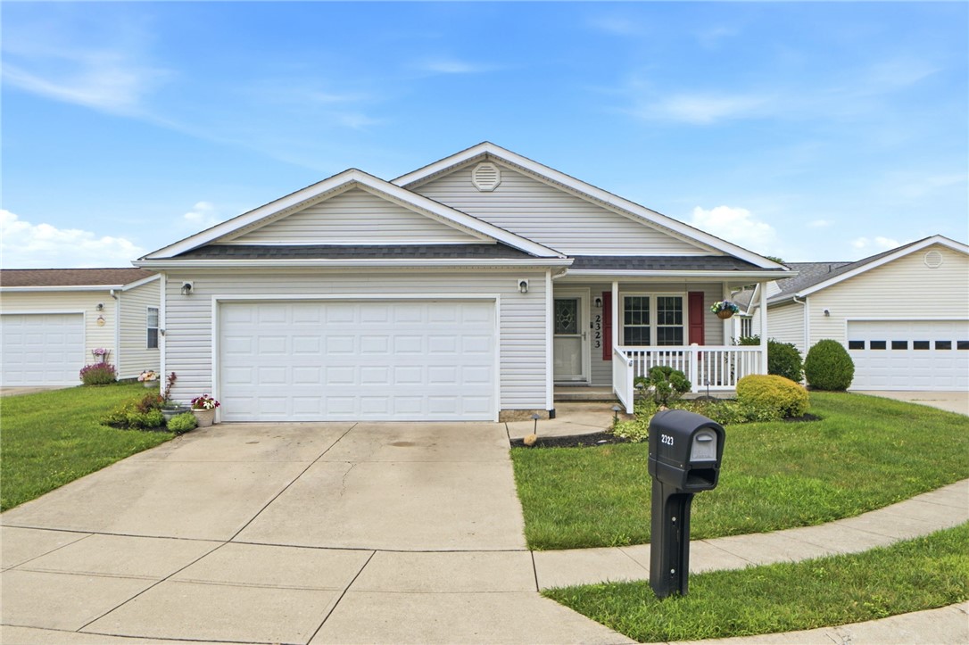 2323 Mallory Court — photo