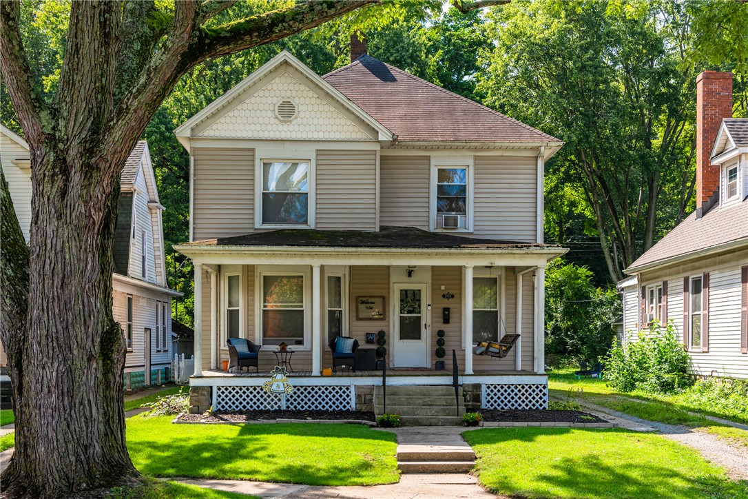 741 Crescent Drive — photo