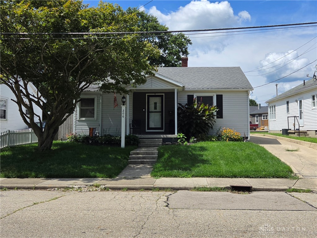 206 Linden Avenue — photo