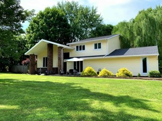 555 Briarwood Court — photo
