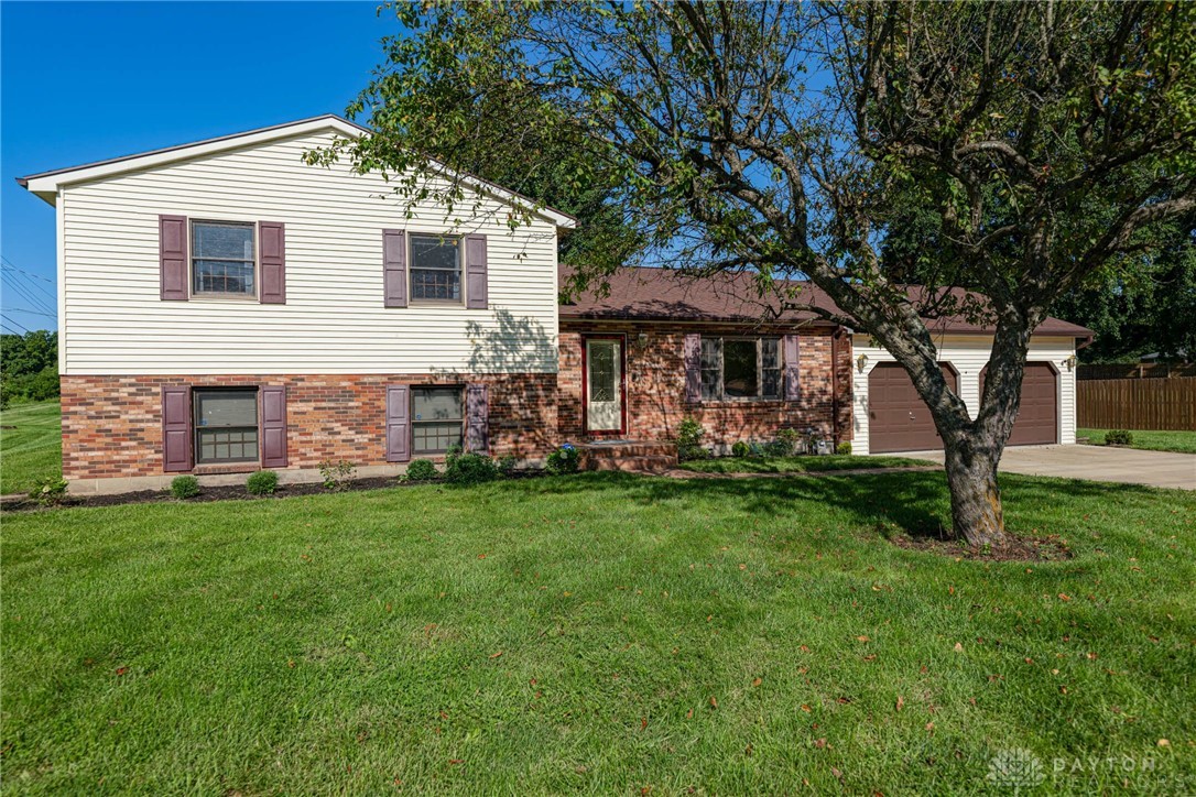 915 N Fairfield Road — photo