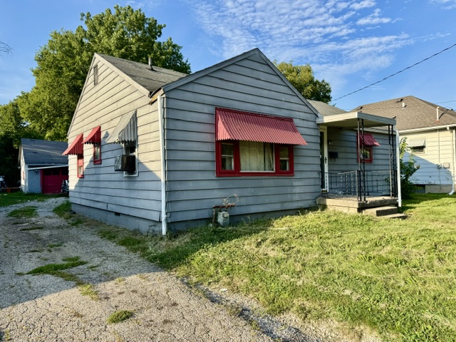 916 Young Street — photo