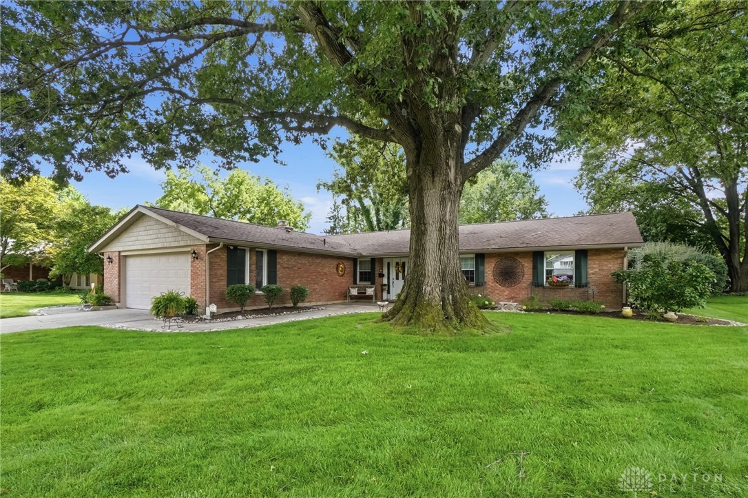 271 Edgebrook Drive — photo