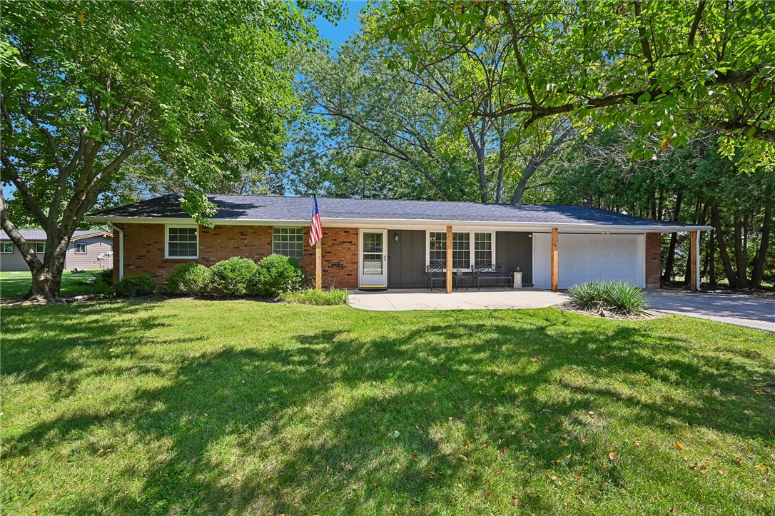 1040 Huron Trail — photo