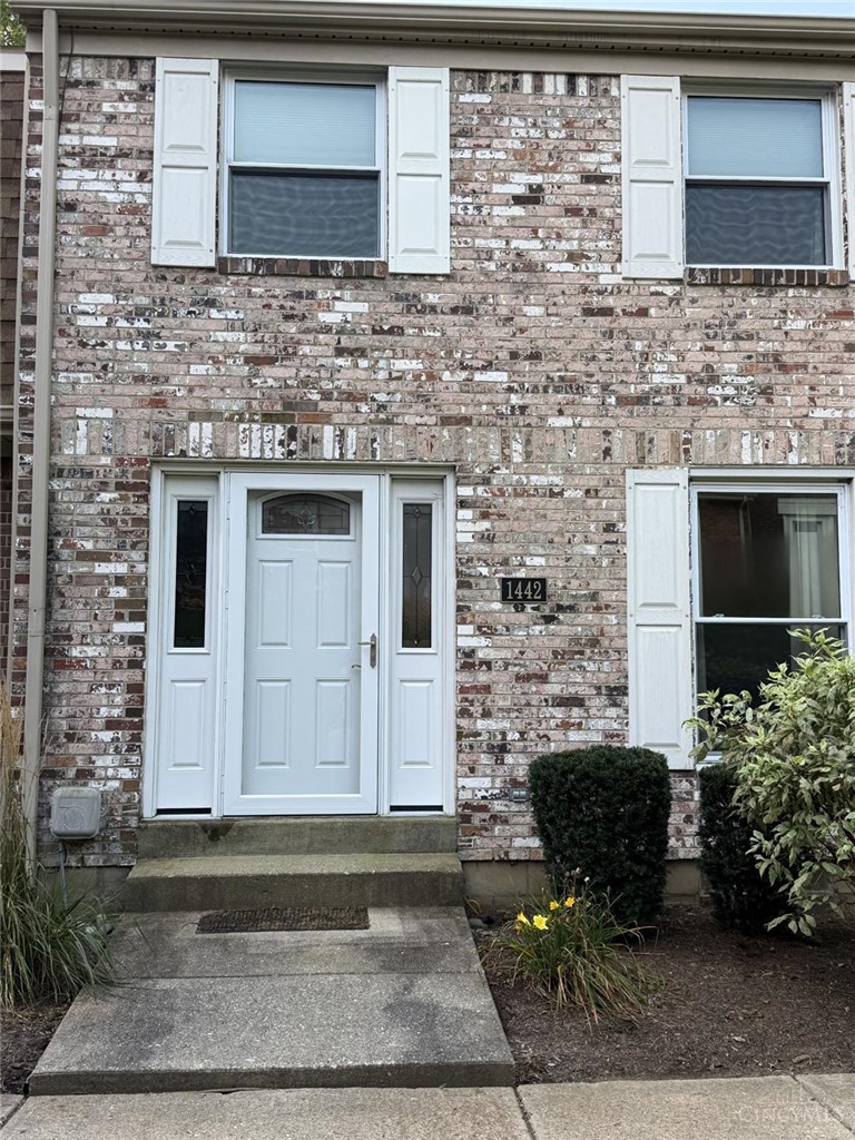 1442 Long Island Court — photo