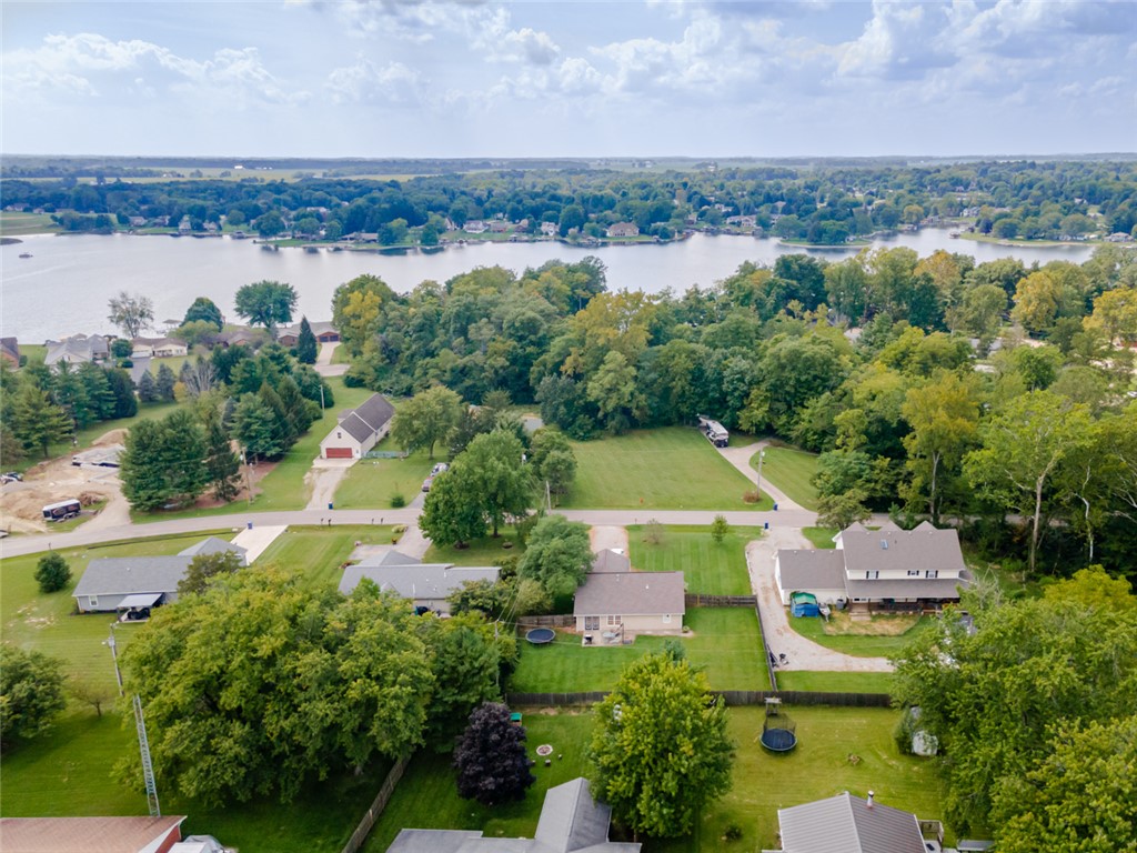 826 Lakengren Drive — photo