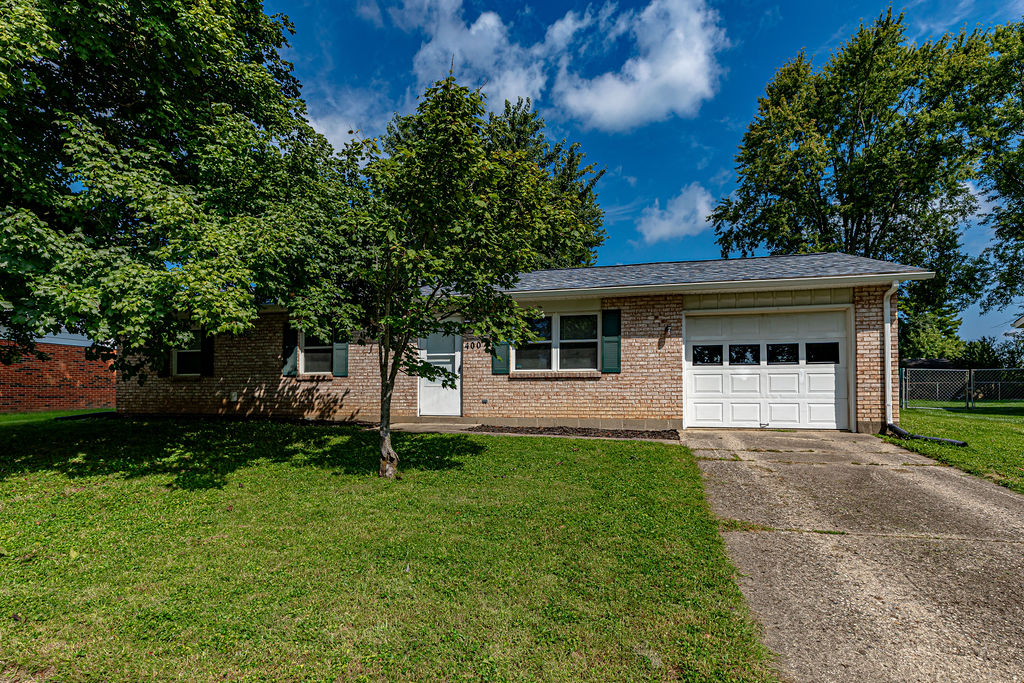 400 Willow Drive — photo