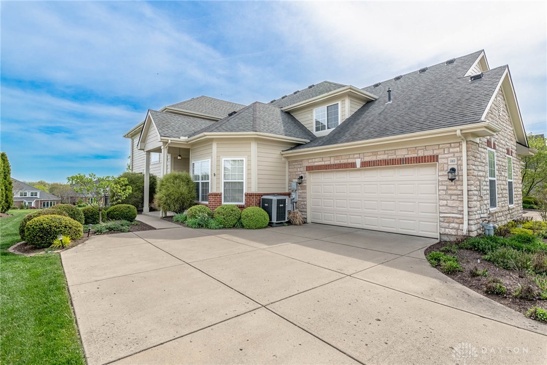 681 Mackenzie Court — photo