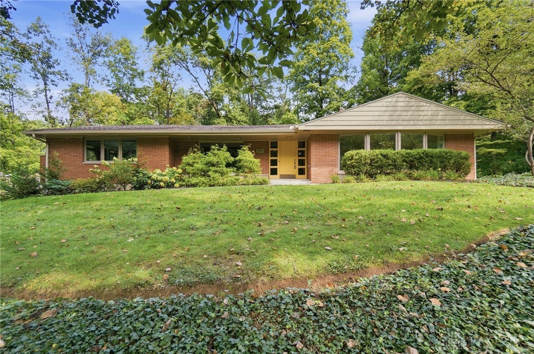 751 Laurelwood Road — photo