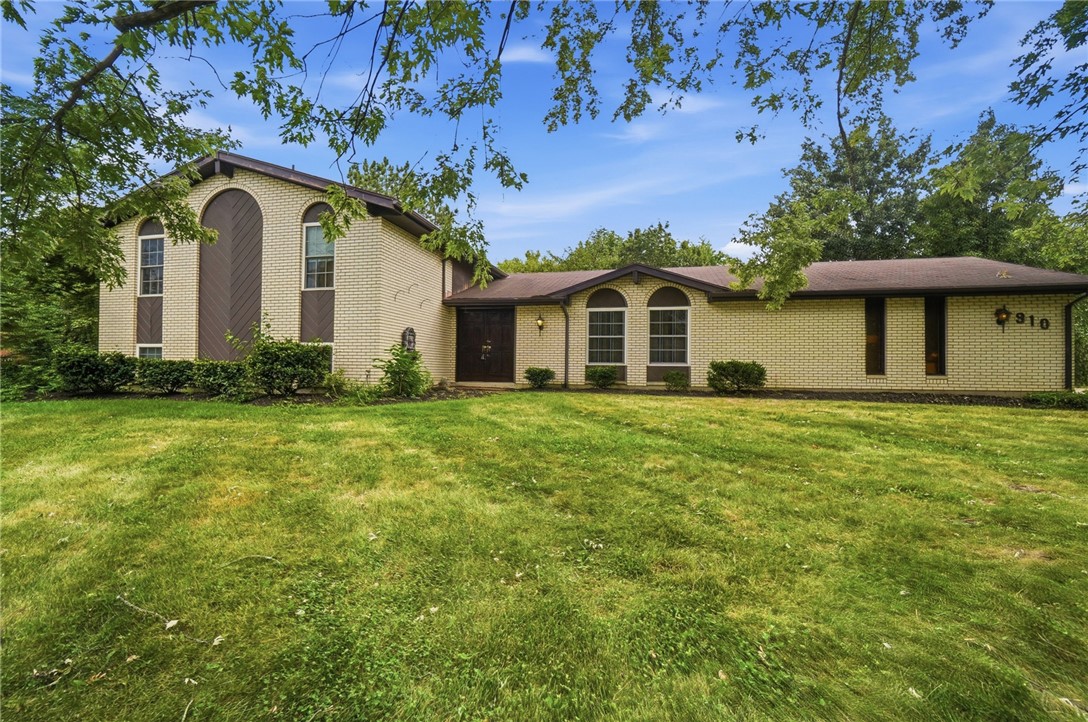 910 Sunnycreek Drive — photo