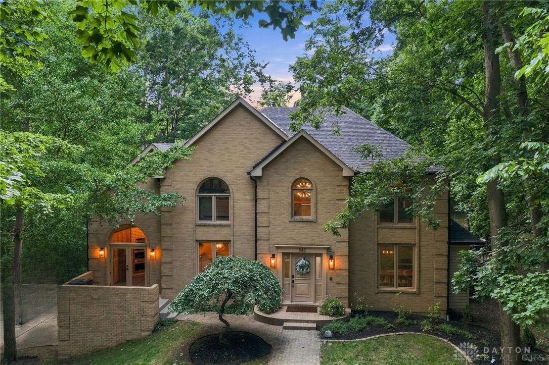 947 Woodcreek Drive — photo