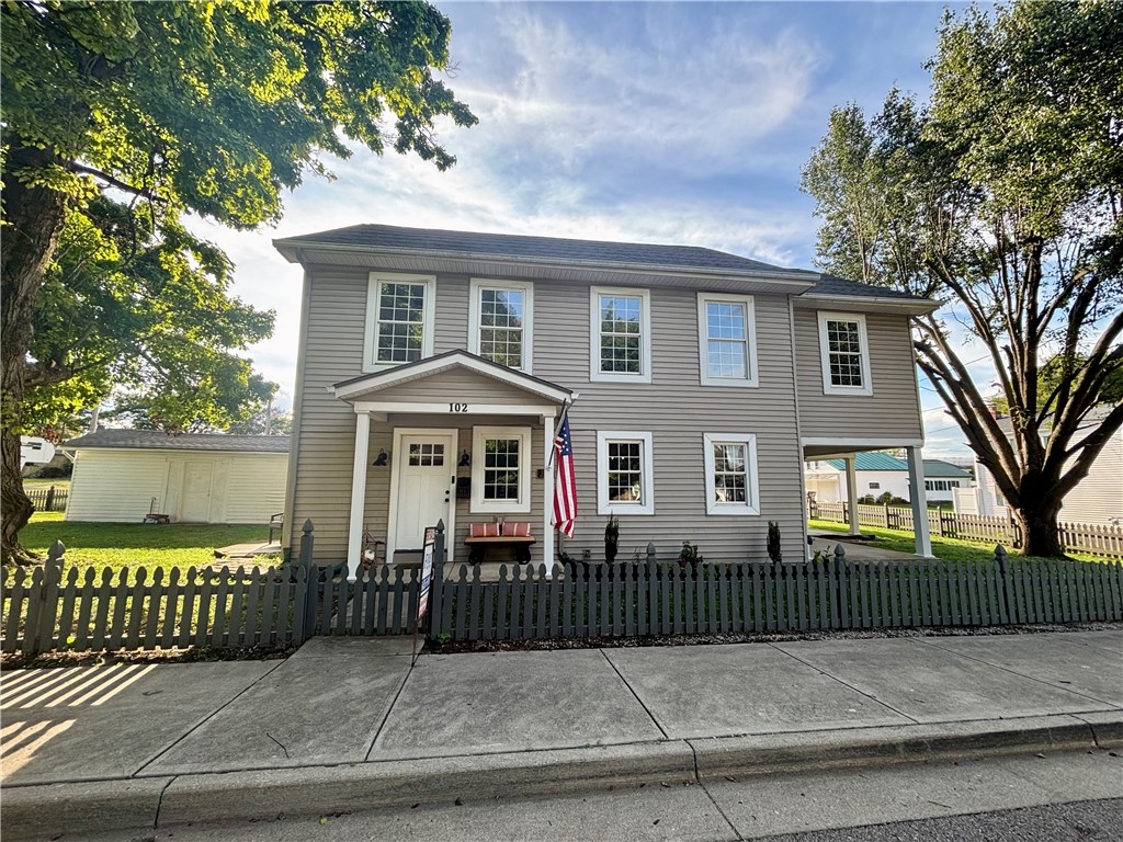 102 S Elm Street — photo