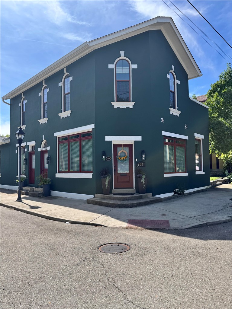201 Brown Street — photo