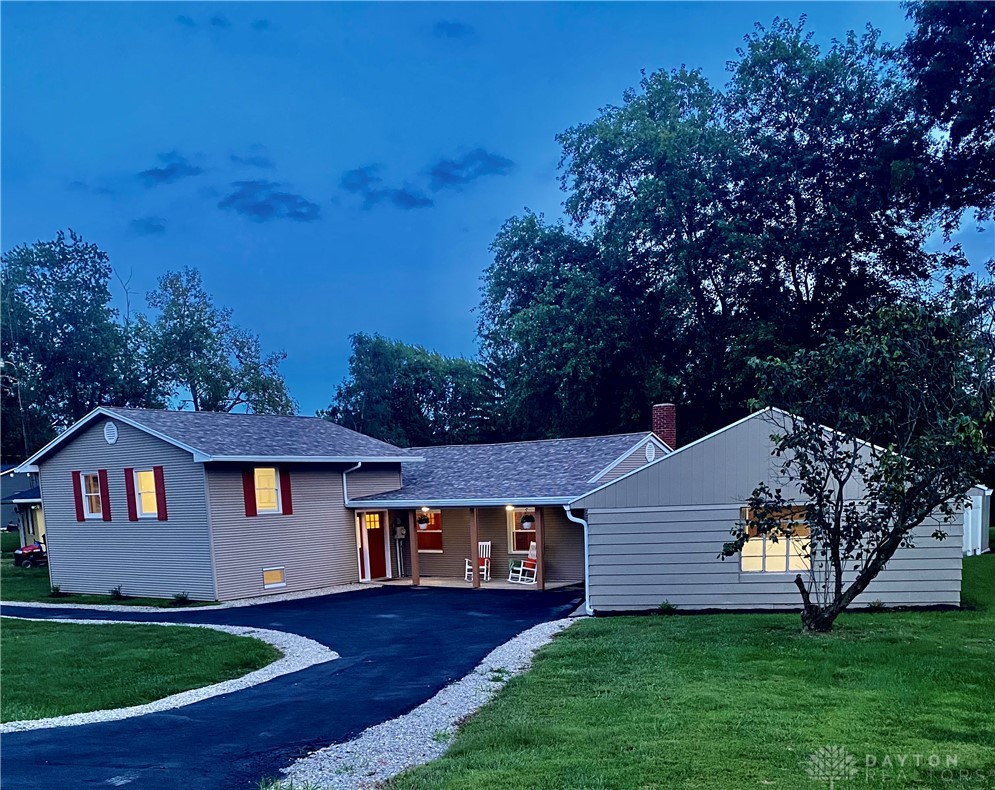 1153 N Middle Drive — photo