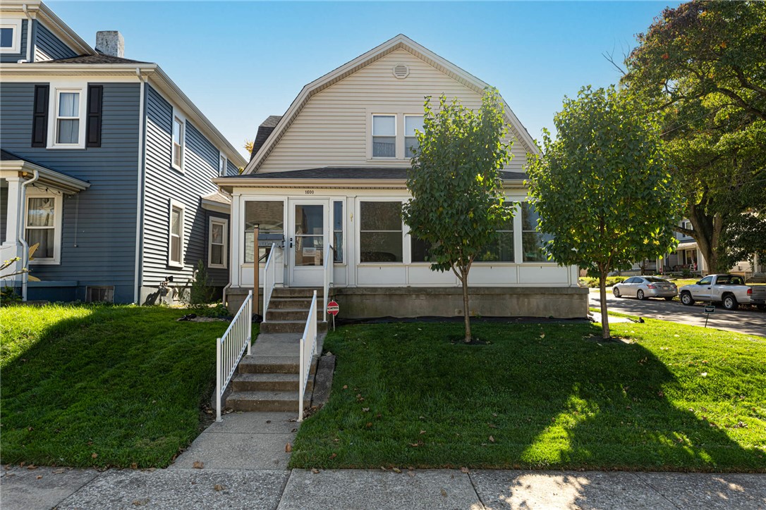1600 Clarence Street — photo