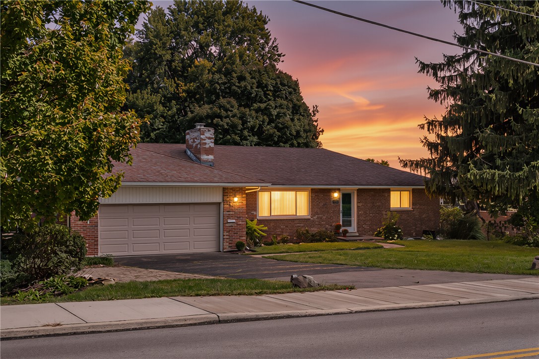 609 E David Road — photo