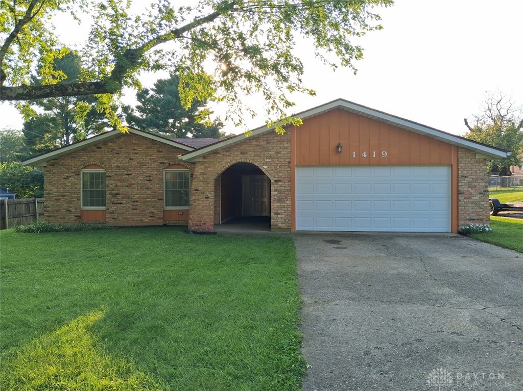 1419 Arlington Drive — photo