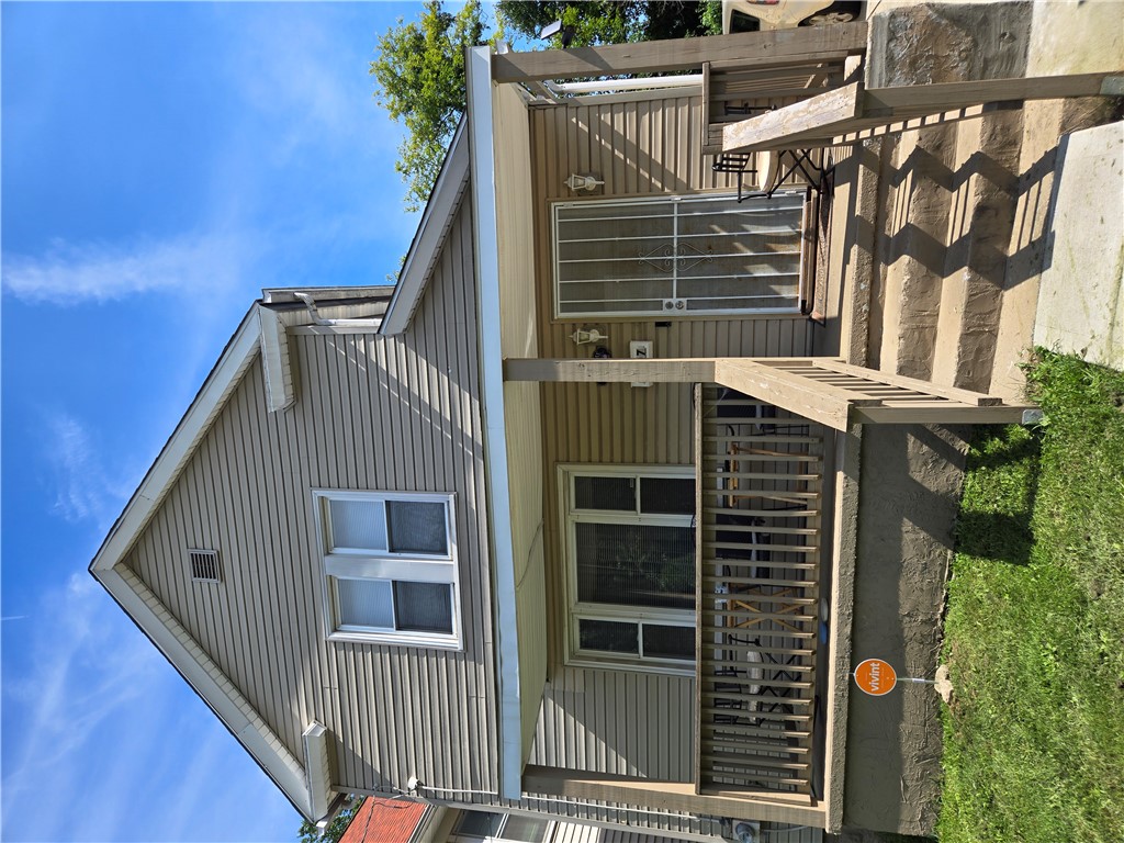 1007 Laurel — photo