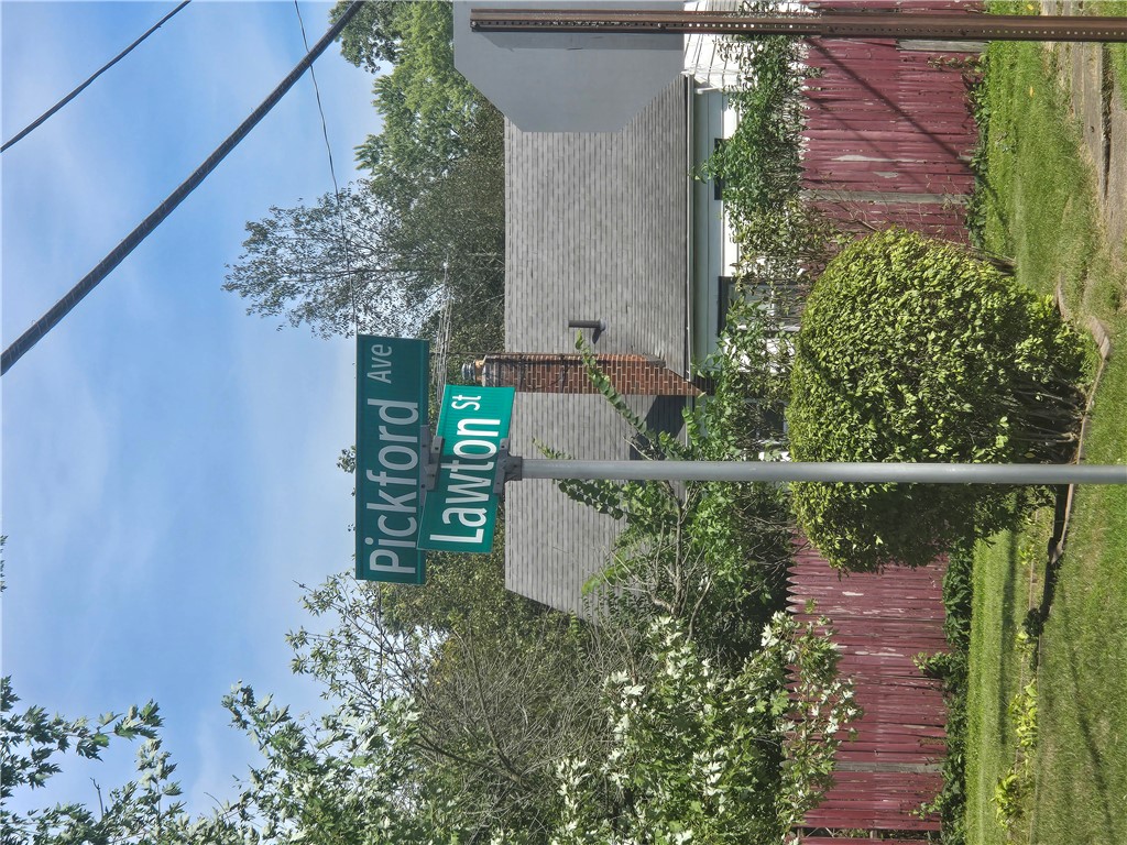 1088 Pickford — photo